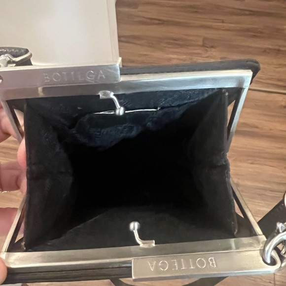 Bottega Veneta cross body bag/clutch- Authentic! - Picture 10 of 16